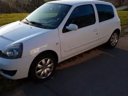 Weiß Gebraucht 2007 Renault Clio II Campus Limousine | 2.990 € (Etwas zu teuer)