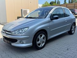 Grau Gebraucht 2006 Peugeot 206 Quiksilver Limousine | 950 € (Superpreis)