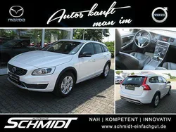 Weiß Gebraucht 2015 Volvo V60 CC Kombi | 15.490 € (Fairer Preis)