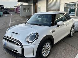 Weiß Gebraucht 2023 Mini Cooper SE Classic Kleinwagen | 20.999 € (Fairer Preis)