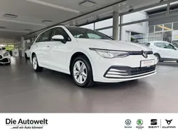 Pure white (weiß) Gebraucht 2022 VW Golf VIII Life Kombi | 21.980 € (Fairer Preis)