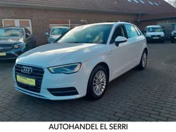 Weiß Gebraucht 2015 Audi A3 Sportback Ambiente Limousine | 12.500 € (Fairer Preis)