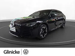 Grenadillschwarz metallic Neu 2025 VW Passat R-line Kombi | 55.973 € (Teuer)