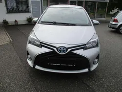 Ultra silver Gebraucht 2016 Toyota Yaris Hybrid Comfort Kleinwagen | 11.900 € (Fairer Preis)