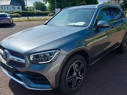 Grau Gebraucht 2021 Mercedes GLC300e AMG SUV | 35.950 € (Fairer Preis)