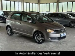 Braun Gebraucht 2012 VW Golf Plus Comfortline Van / Kleinbus | 8.499 € (Fairer Preis)
