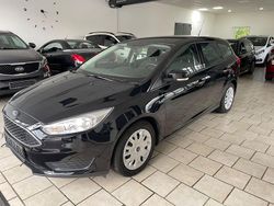 Schwarz Gebraucht 2015 Ford Focus Ambiente Kombi | 8.950 € (Fairer Preis)