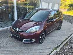 Rot Gebraucht 2016 Renault Scénic III Bose Edition Van / Kleinbus | 5.390 € (Guter Preis)