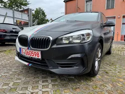 Weiß Gebraucht 2019 BMW 218 Active Tourer Van / Kleinbus | 12.300 € (Guter Preis)