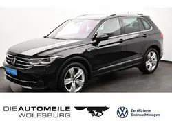Deep black perleffekt (metallic) Gebraucht 2021 VW Tiguan Elegance SUV | 25.980 € (Guter Preis)