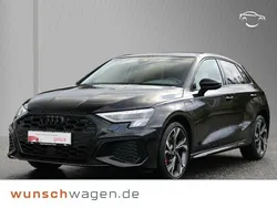Schwarz (mythosschwarz metallic) Gebraucht 2024 Audi A3 Sportback e-tron S-Line Limousine | 38.280 € (Teuer)