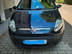 Blau Gebraucht 2011 Fiat Punto Kleinwagen | 2.750 € (Fairer Preis)