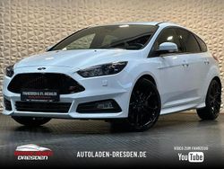 Weiß Gebraucht 2017 Ford Focus ST Limousine | 19.999 € (Etwas zu teuer)