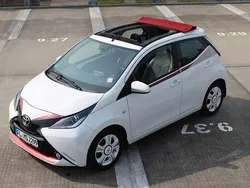 Weiß Gebraucht 2017 Toyota Aygo Kleinwagen | 8.490 € (Fairer Preis)