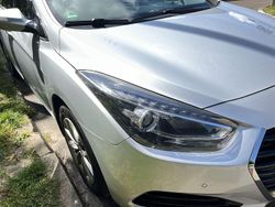 Silber Gebraucht 2016 Hyundai i40 Premium Kombi | 10.000 € (Superpreis)