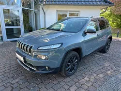 Grau Gebraucht 2016 Jeep Cherokee Limited SUV | 10.990 € (Fairer Preis)