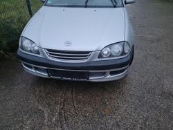 Silber Gebraucht 2000 Toyota Avensis Limousine | 2.750 € (Fairer Preis)