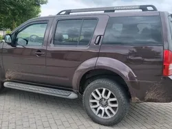 Braun Gebraucht 2011 Nissan Pathfinder SUV | 13.800 €