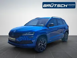 Raceblau metallic Gebraucht 2021 Skoda Karoq SportLine SUV | 26.380 € (Fairer Preis)