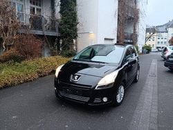 Schwarz Gebraucht 2011 Peugeot 5008 Family Van / Kleinbus | 4.499 € (Guter Preis)