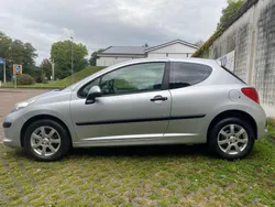 Silber Gebraucht 2009 Peugeot 207 Limousine | 2.900 € (Etwas zu teuer)