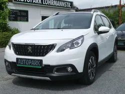 Weiß Gebraucht 2016 Peugeot 2008 Allure SUV | 9.990 € (Fairer Preis)