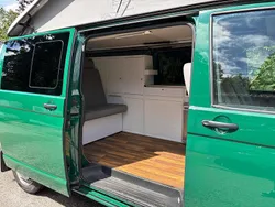 Grün Gebraucht 2011 VW T5 Van | 29.997 €
