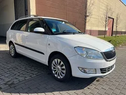 Weiß Gebraucht 2013 Skoda Fabia Elegance Kombi | 1.800 € (Guter Preis)