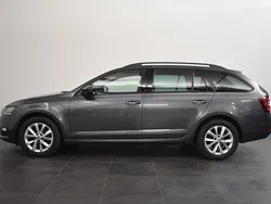 Grau Gebraucht 2020 Skoda Octavia Tour Kombi | 15.490 € (Superpreis)