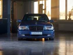 Violett Gebraucht 2000 Mercedes C43 AMG AMG Limousine | 78.000 €