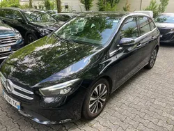 Schwarz Gebraucht 2021 Mercedes B180 Van / Kleinbus | 16.898 € (Superpreis)