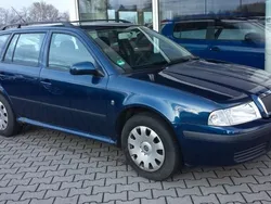 Blau Gebraucht 2009 Skoda Octavia Tour Kombi | 3.000 € (Etwas zu teuer)