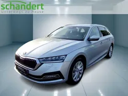 Brilliantsilber metallic (silber) metallic Gebraucht 2024 Skoda Octavia Style Kombi | 33.950 € (Fairer Preis)