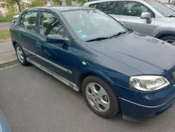 Blau Gebraucht 2000 Opel Astra Kleinwagen | 1.100 € (Guter Preis)
