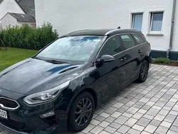 Schwarz Gebraucht 2019 Kia Ceed Kombi | 13.680 € (Teuer)