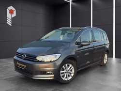 Grau Gebraucht 2019 VW Touran Highline Van / Kleinbus | 26.190 € (Fairer Preis)