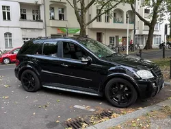 Schwarz Gebraucht 2006 Mercedes ML500 AMG SUV | 5.790 €