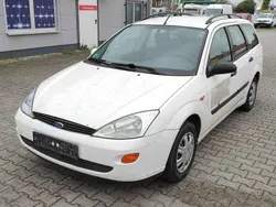 Weiß Gebraucht 2001 Ford Focus Kombi | 999 € (Guter Preis)