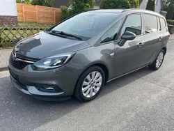 Grau Gebraucht 2017 Opel Zafira Tourer drive Van / Kleinbus | 9.900 € (Fairer Preis)