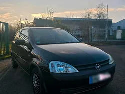 Schwarz Gebraucht 2001 Opel Corsa Comfort Kleinwagen | 650 € (Superpreis)