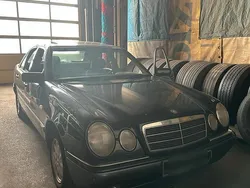 Blau Gebraucht 1997 Mercedes E230 Limousine | 700 € (Superpreis)