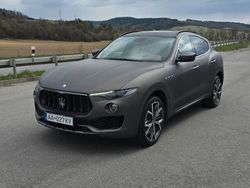 Grau Gebraucht 2017 Maserati Levante SUV | 27.980 €