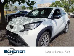 Weiß Gebraucht 2025 Toyota Aygo Play Kleinwagen | 15.930 € (Fairer Preis)