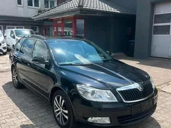 Schwarz Gebraucht 2012 Skoda Octavia Kombi | 7.250 € (Guter Preis)