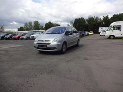 Grau Gebraucht 2006 Citroën Xsara Picasso Exclusive Van / Kleinbus | 990 € (Fairer Preis)