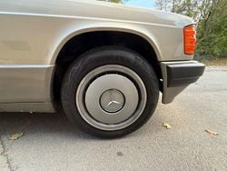 Silber Gebraucht 1992 Mercedes 190 Limousine | 14.990 €