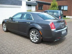 Grau Gebraucht 2016 Chrysler 300C Limousine | 17.900 € (Fairer Preis)