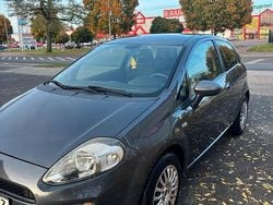 Grau Gebraucht 2014 Fiat Punto Young Limousine | 3.999 €