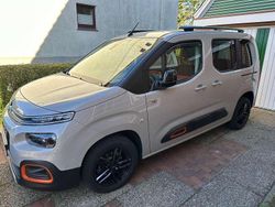 Grau Gebraucht 2021 Citroën Berlingo Feel Van / Kleinbus | 18.800 € (Fairer Preis)