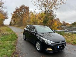 Schwarz Gebraucht 2016 Hyundai i20 Kleinwagen | 6.300 € (Etwas zu teuer)